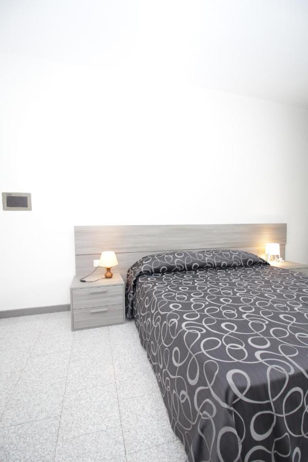 Hotel Croce Di Malta Новара Екстер'єр фото